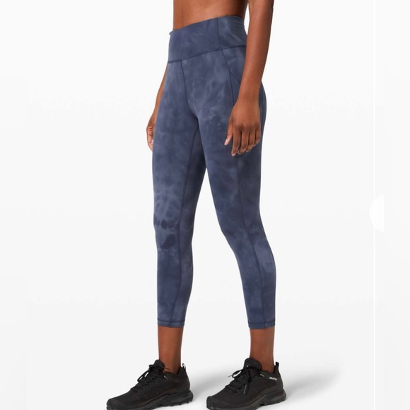 lululemon athletica Pants - lululemon Invigorate Crop Leggings